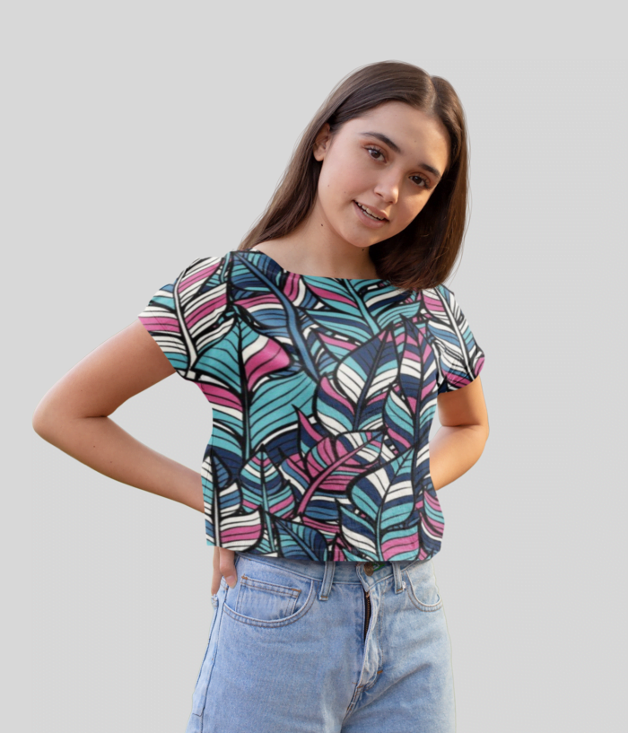 Effortlessly Trendy: Women's Crop Top - Image 2